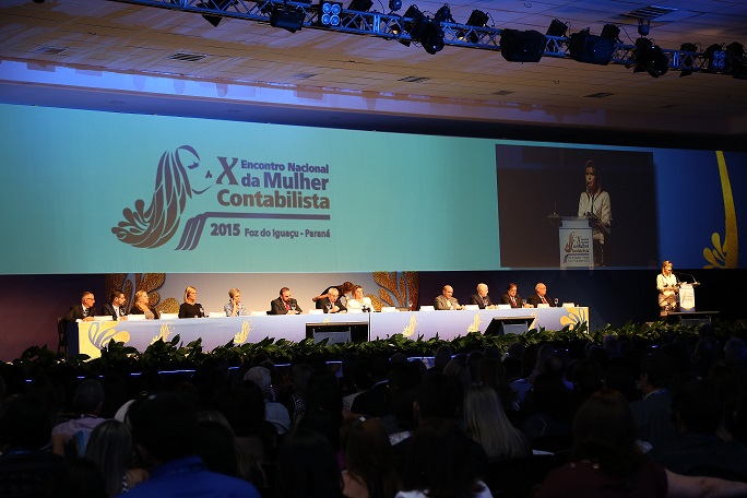 Alessandro-mesa-noite-reduzida-1