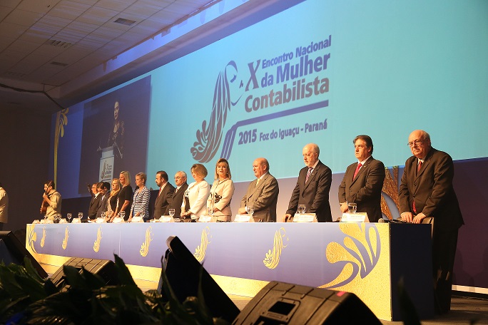 Alessandro-mesa-noite-reduzida-2